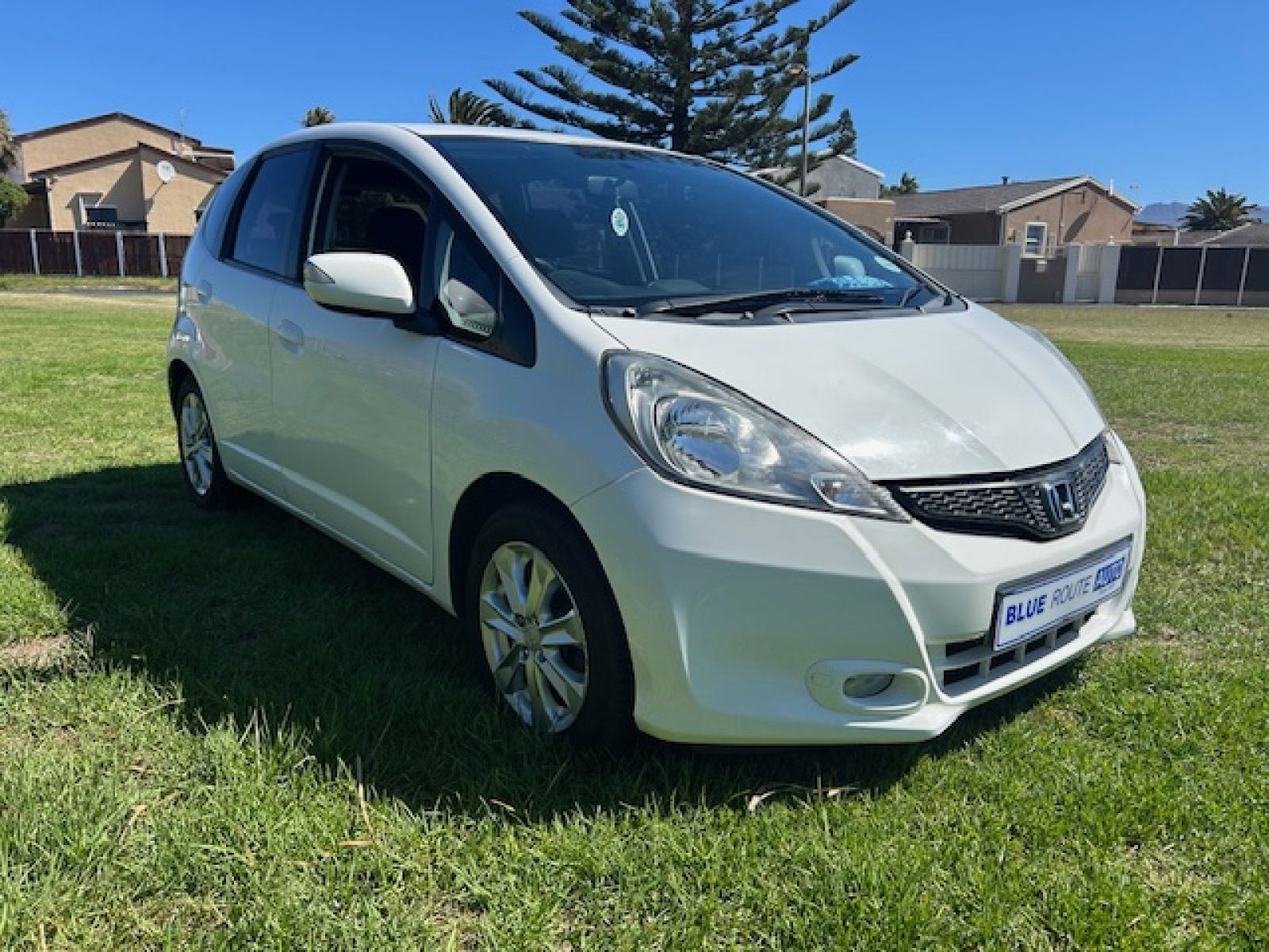 2013 HONDA JAZZ 1.5 ELEGANCE / 140000km / R 139950.00