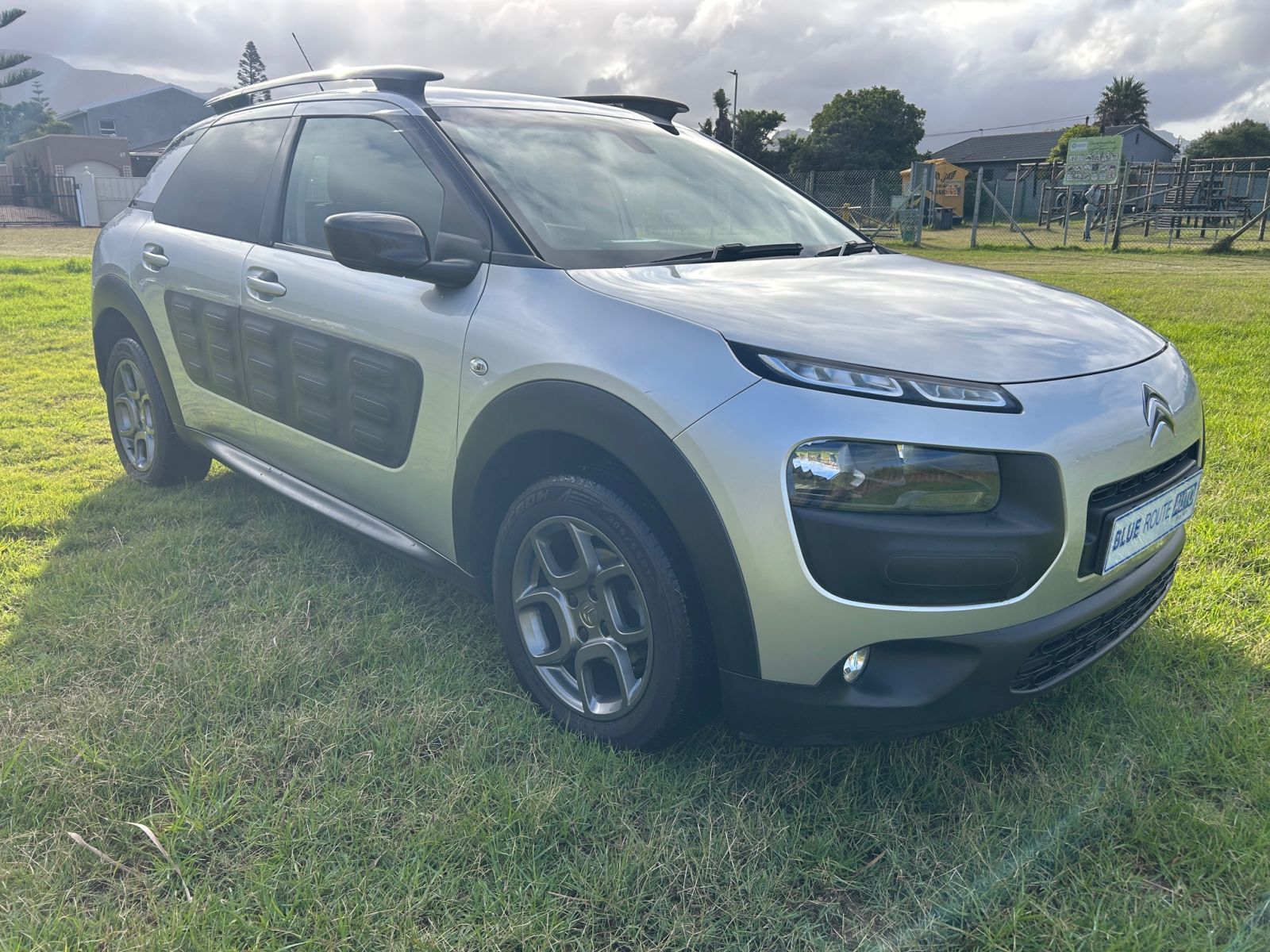 2016 CITROEN C4 CACTUS 1.2T PURETECH SHINE (81KW) / 92187km / R 109950.00